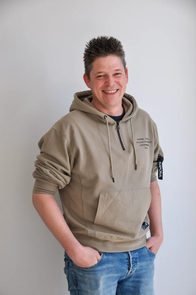 Portrait de Florian Faivre, Responsable de Production de notre atelier de métallerie BENIVA.